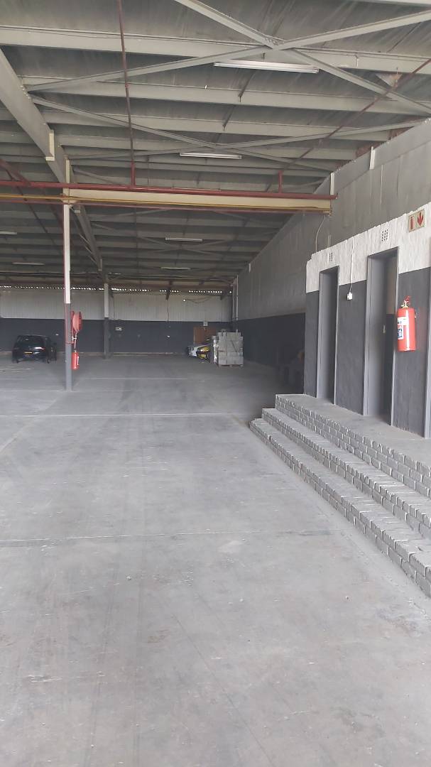 To Let Commercial Property for Rent in Wilsonia Eastern Cape